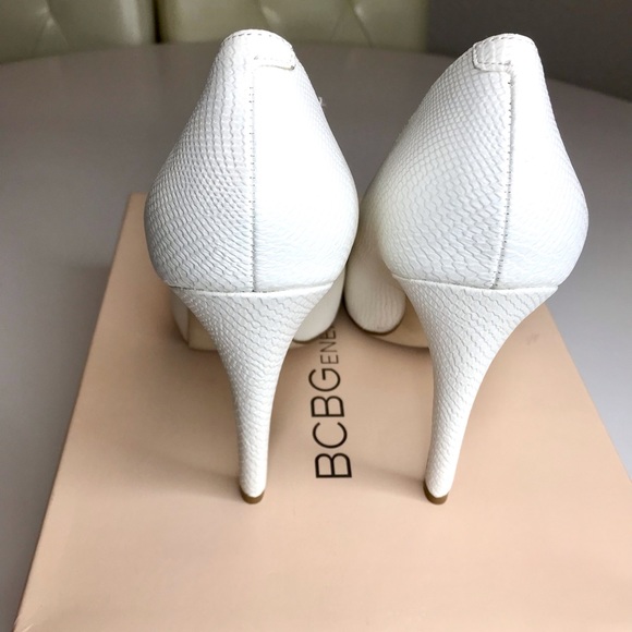 BCBGENERATION BG-Parade White/Rumba snake 6.5 - Picture 3 of 7